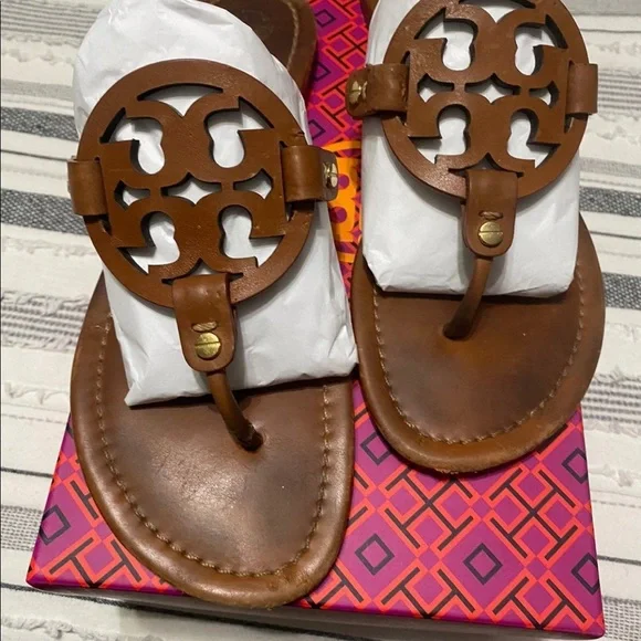 Authentic tory burch sandals hot sale